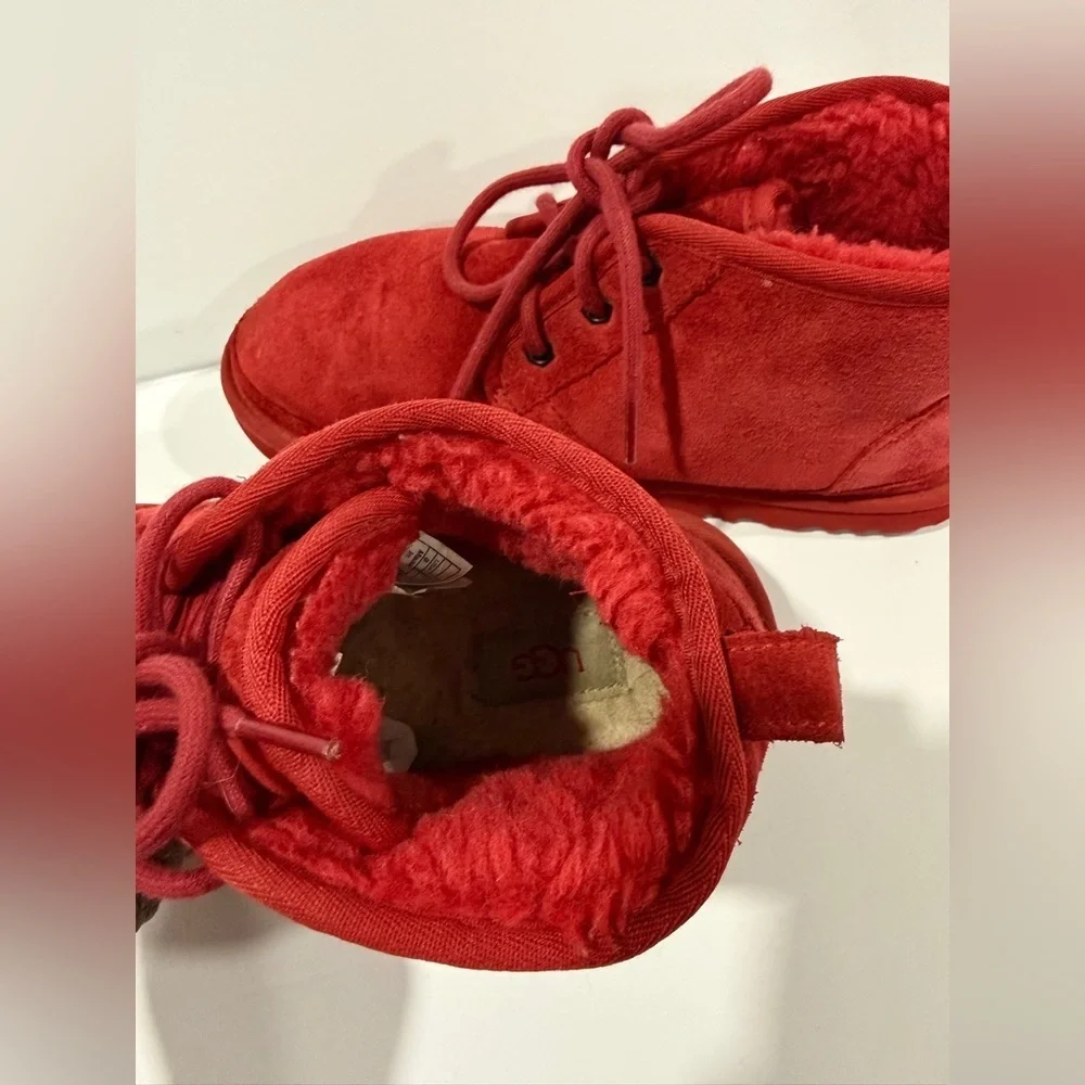 UGG Neumel Boots Red Suede Shearling Lined Chukka Men’s 8 Women’s 9.5